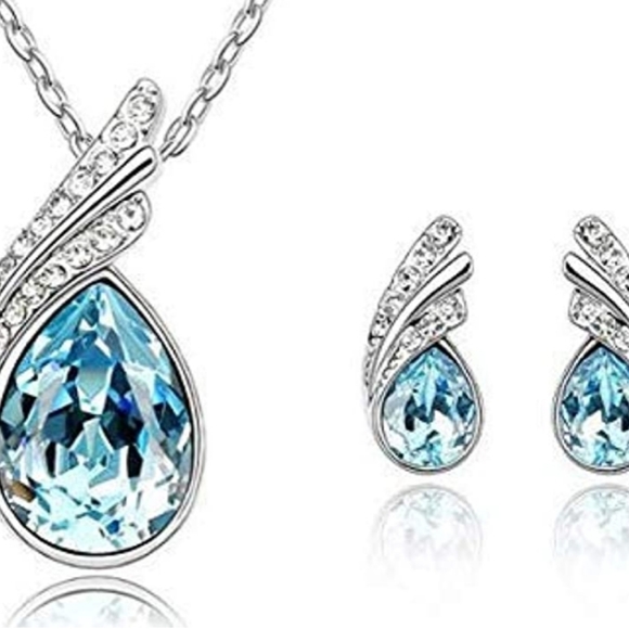 Jewelry - Beautiful Crystal & Gemstone Necklace & Earrings N